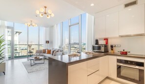 Room - Manzil - 1BR MBR City Beach Lagoon Access (Dubai)
