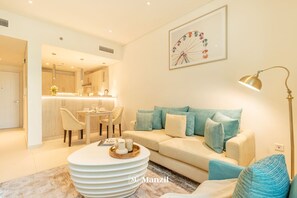 1 bedroom - Manzil -infinity Pool at Lux 1BR Apt in Seven Palm (Dubai)