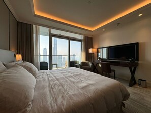 Apartment - 3BR in Downtown With Stunning View of Burj Khalifa (Dubai)