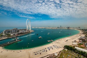 Apartment - Manzil - 2BR Emaar Beachfront Marina View (Dubai)