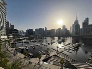 Apartment - Manzil - 1BR Business Bay Near Dubai Mall (Dubai)