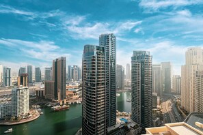 Room - Manzil- 4BR Maid JBR Marina Dubai Eye View (Dubai)