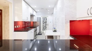 Apartment | 4 bedrooms - Manzil- 4BR Maid JBR Marina Dubai Eye View (Dubai)