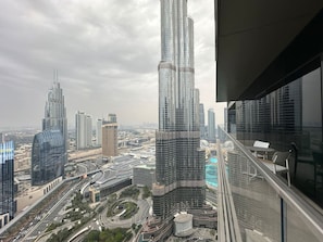 Room - Manzil - 3BR Opera Burj View Near Dubai Mall (Dubai)