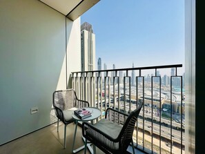 Room - 2BR Downtown Views Direct Access to Dubai Mall (Dubai)