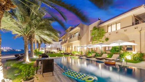 Manzil - Signature 6BR Pool Villa in Palm Jumeirah