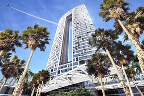 Apartment | 2 bedrooms - Luxury 2BR Waterfront Apartment at JBR With Pool (Dubai)