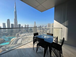 Apartment | 3 bedrooms - Ultra Modern 3 BR With Direct Access to Dubai Mall (Dubai)