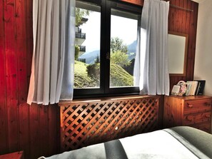 1 bedroom, free WiFi - Renovated T2 in Le Grand-Bornand with balcony, parking and terrace, 4 people, near village (Le Grand-Bornand)