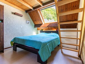 2 bedrooms, WiFi - Semi-Detached Chalet with Terrace and Parking in Cauterets (Cauterets)