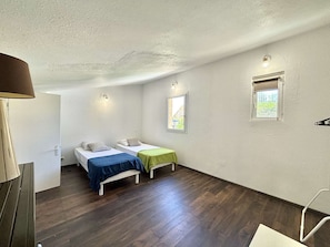 2 bedrooms, free WiFi, bed sheets
