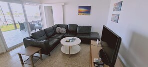 2 bedrooms, soundproofing - 21 KAP - Frederick Penthouse (Paralimni)