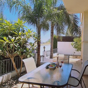 3 bedrooms, soundproofing - 51 PER - Sunny Bay Villa (Paralimni)