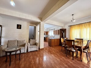 House | 2 bilik tidur