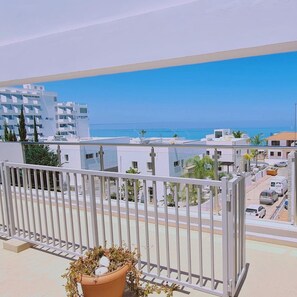 Apartment | 3 bedrooms, soundproofing - 40 PRO 1 - Sunrise Beach Apt 1 (Paralimni)