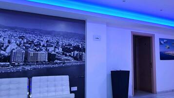 สตูดิโอ, สูบบุหรี่ได้ | ห้องเก็บเสียง