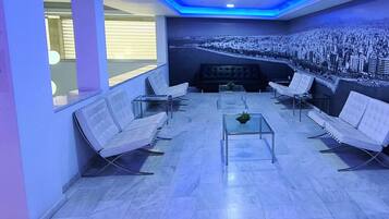 สตูดิโอ, สูบบุหรี่ได้ | ห้องเก็บเสียง