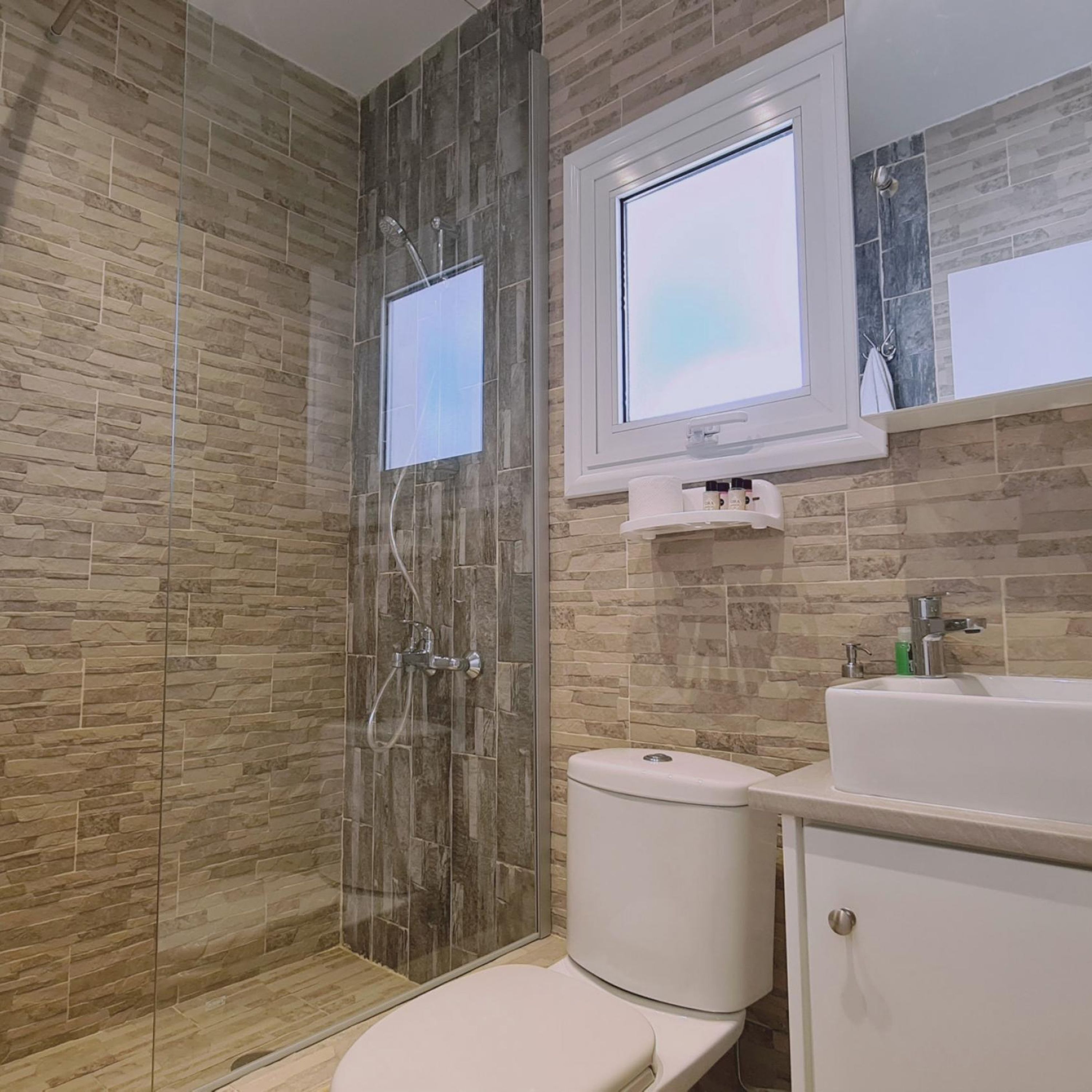 1 habitación y sistema de insonorización 
