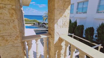 Villa, Smoking | 4 bedrooms, soundproofing