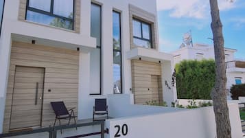 2 bedrooms, soundproofing