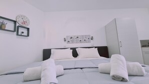 Room - 100 AN - Napa Living 22 (Ayia Napa)