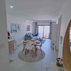 Apartment | 2 bedrooms, soundproofing - 78 LCA - Stay Kallucci s Maison de la mer (Larnaca)