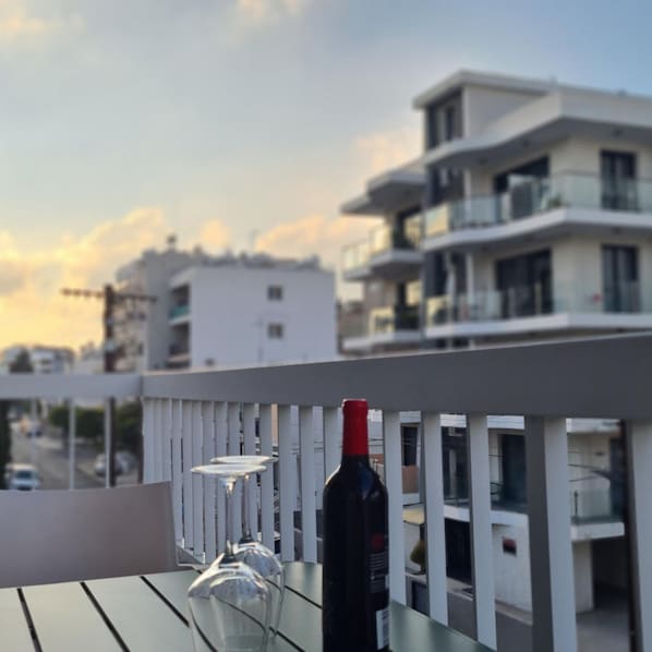 Apartment | 1 bedroom, soundproofing - 83 Lim3 - Stay Sunlit Apartment (Limassol)