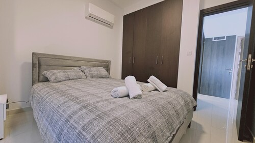 104 NIC - 102 Stay Cosmo City Suite