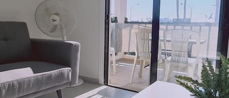 1 bedroom, soundproofing