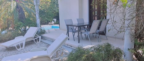 Villa, Smoking
