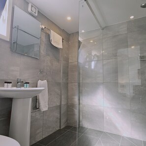 House | 1 bedroom, soundproofing - 110 PRO - Stay Blissful Apartment (Paralimni)