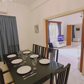 2 bedrooms, soundproofing - 75 NIC - Stay Mythos Down Town House (Nicosia)