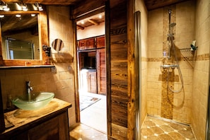 Shower, towels - Charming 12-person chalet with Wi-Fi and sauna - Chatel Reservation (Châtel)