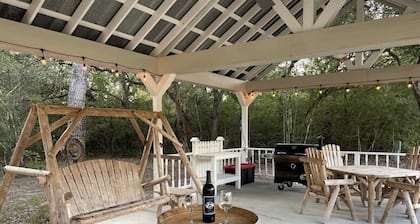 Fire Pit + 1/2 Mile to Round Top | Cummins Creek Cottage