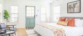 Cottage for 2 in the Heart of Round Top!
