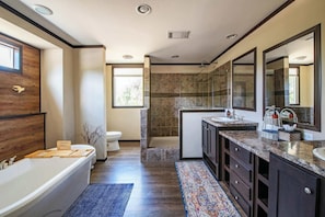 Shower, hair dryer - Wimberley | Hot Tub+Fire Pit+Pickleball | Sleeps 6 (Wimberley)