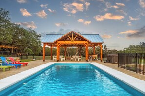 Pool - 12 Acres | 2 Homes | Views | Fire Pit | Pickleball (Wimberley)