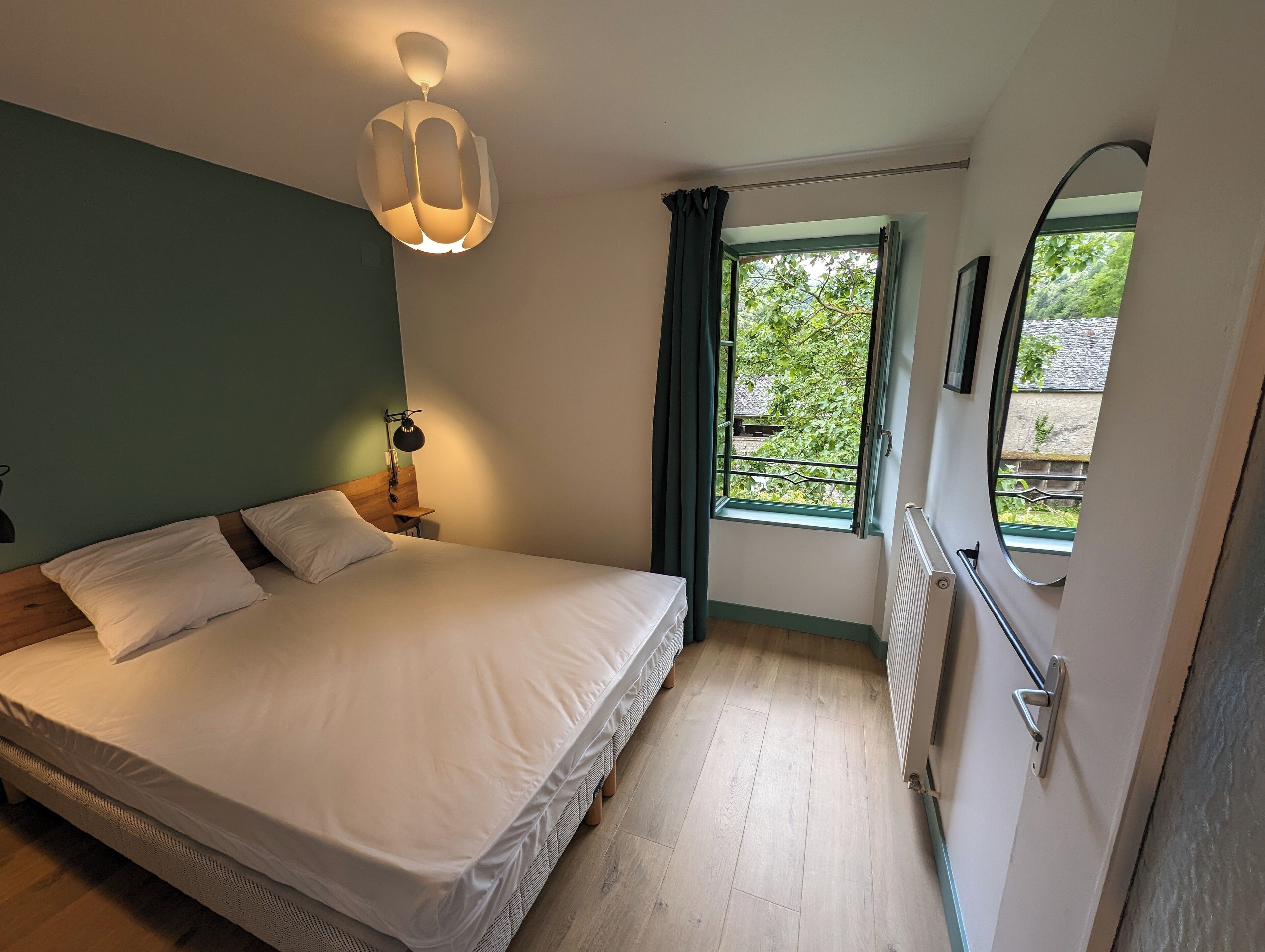 2 Schlafzimmer, Reisekinderbett, WLAN, Bettwäsche