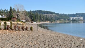 Sun-loungers, beach towels