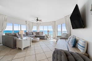 TV - Breathtaking Gulf Views! Community Pool! Steps to the Gulf! (Pensacola Beach)