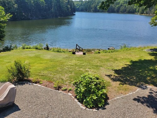 Great cabin on a tidal river, just minutes from Acadia National Park.
