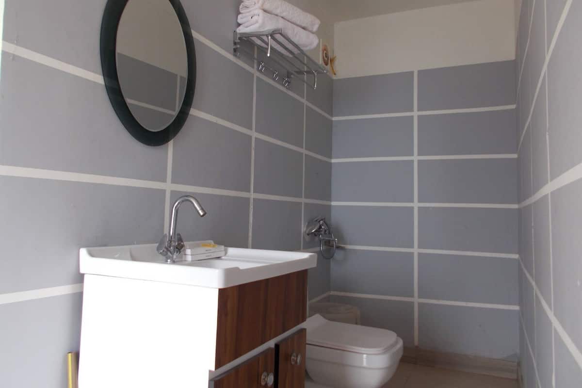 Comfort Cottage, Balcony | Bathroom