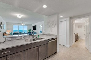 Interior - Ocean Star at The Aruba (Daytona Beach)