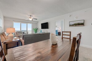 TV - Ocean Star at The Aruba (Daytona Beach)