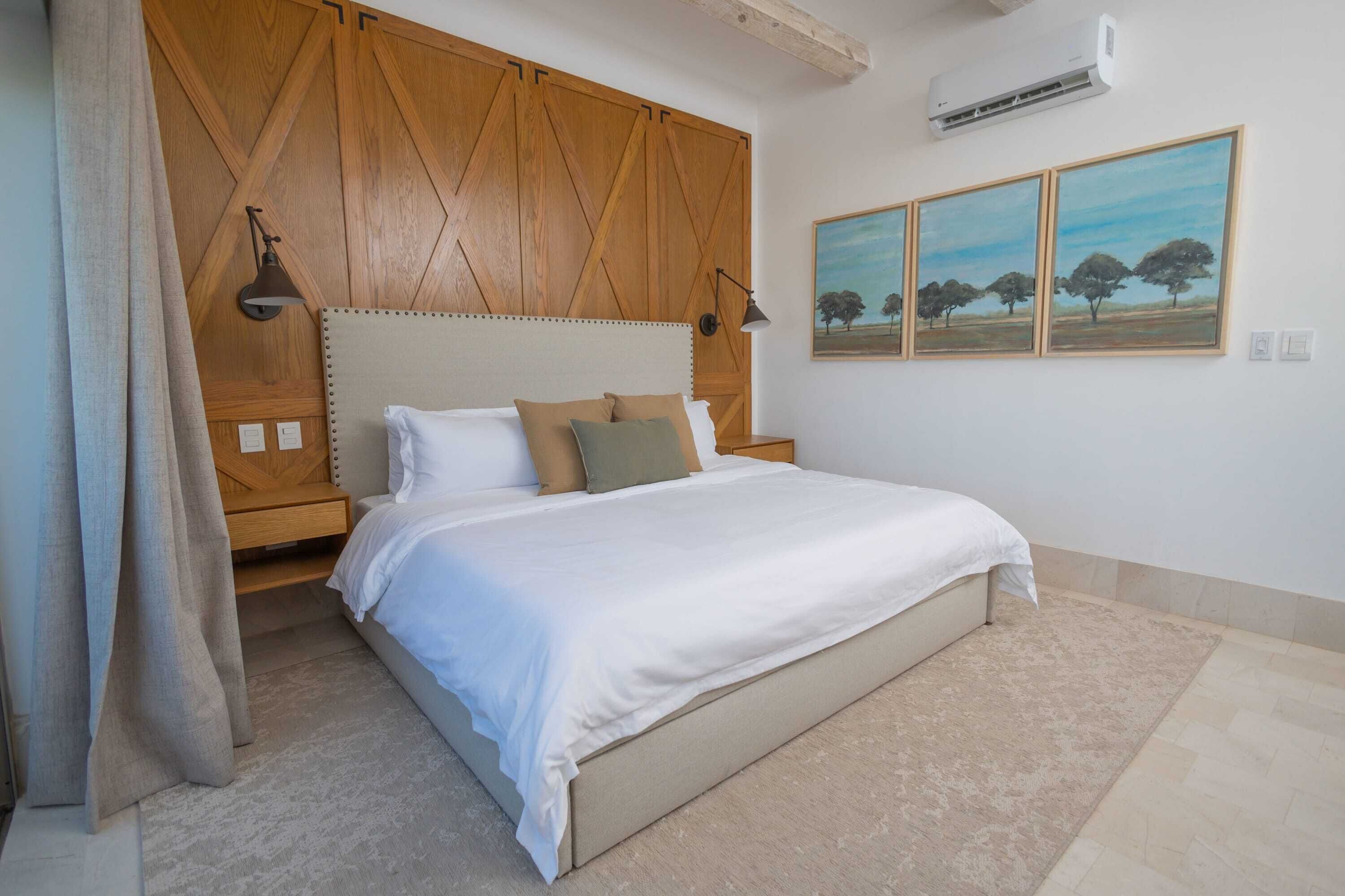 4 bedrooms, desk, WiFi