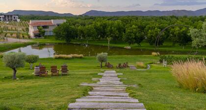 Townhouse 4BR Pueblo Parvada