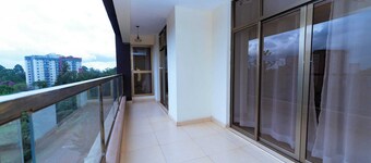 Lux Suites Morningside Park Apartments