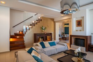 Villa | 7 Schlafzimmer, schallisolierte Zimmer