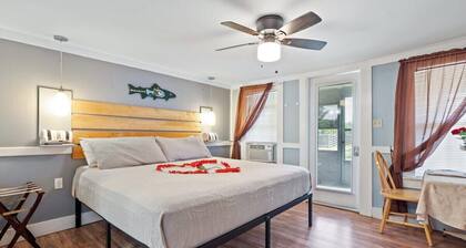 Mountain views Hiking by Day & Hot tub by night #2