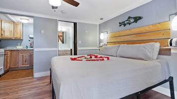 1 bedroom, desk, iron/ironing board, WiFi
